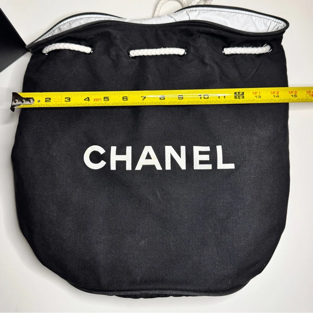 Authentic Vintage CHANEL cotton Drawstring
Bucket shoulder/backpack - Picture 7 of 7